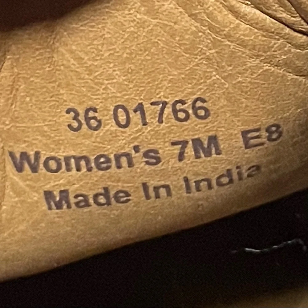 Trask Lillian Slip-On Leather Flat/Sneaker w/ Metallic Accents - Womens 7 - Picture 3 of 16